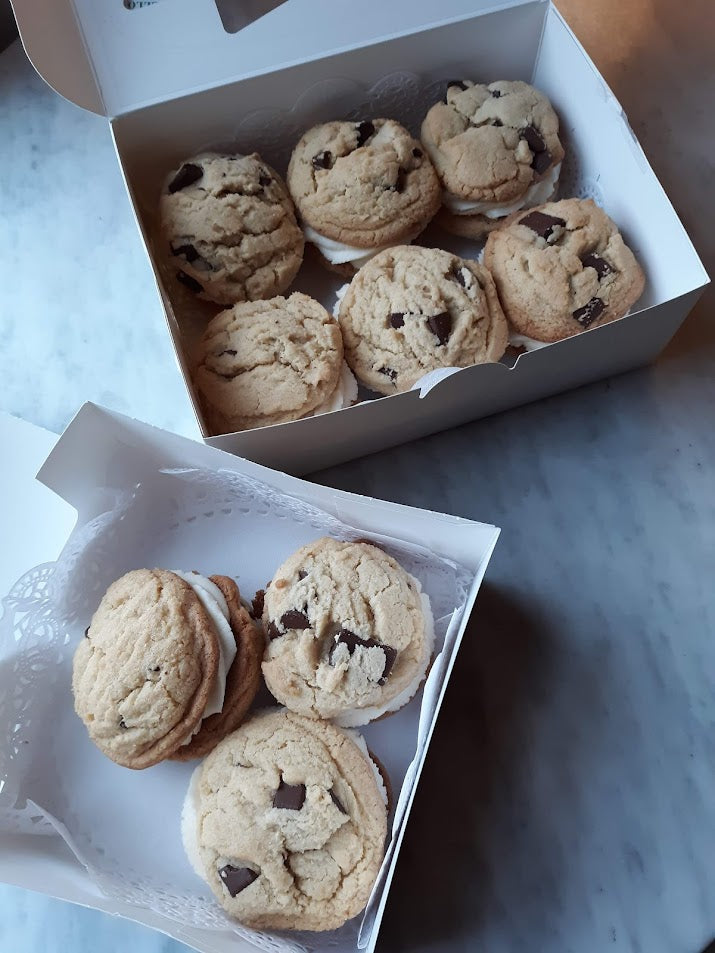 GLUTEN FRIENDLY & DAIRY FREE Chocolate Chunk Cookie Sandwiches